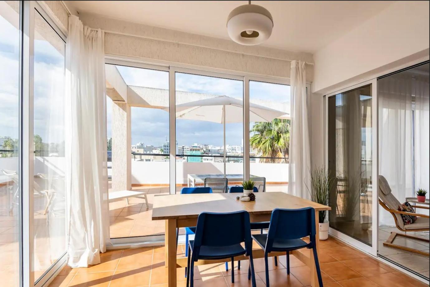 Top Floor Apartment City Center Larnaca Exterior photo