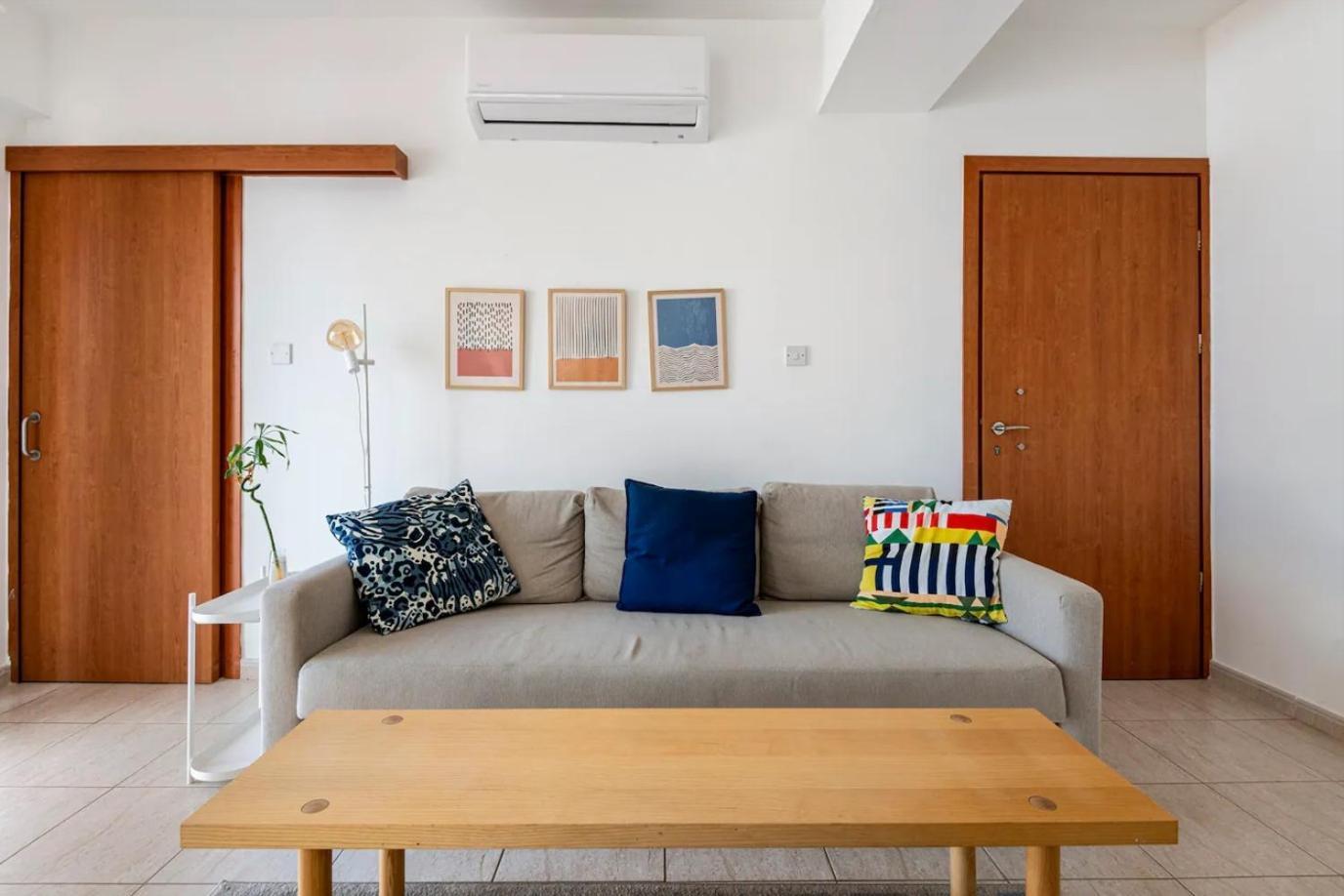 Top Floor Apartment City Center Larnaca Exterior photo